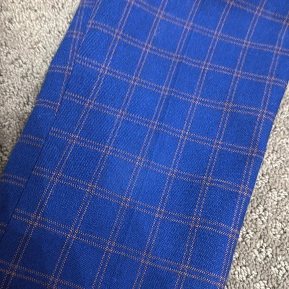 Boys size 8 suit- 4 pieces - Picture 2 of 6